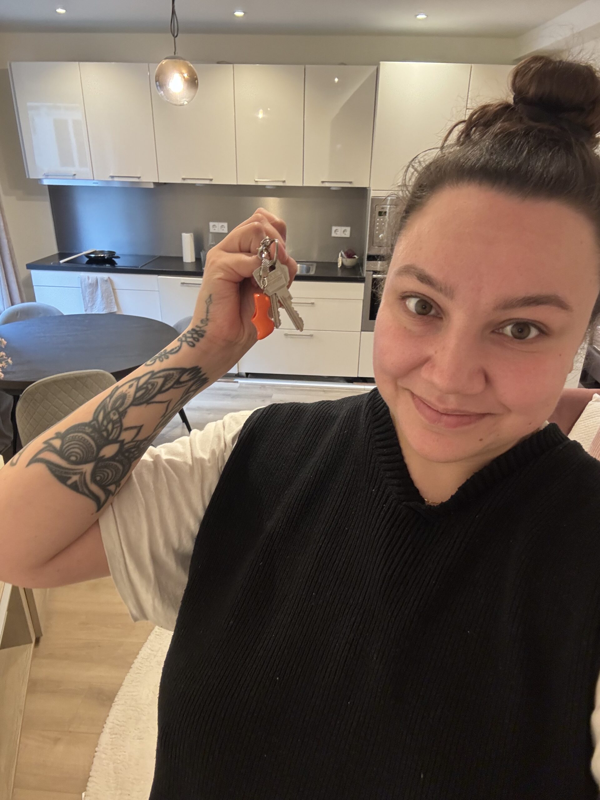 Sara after finding her rental in Amsterdam