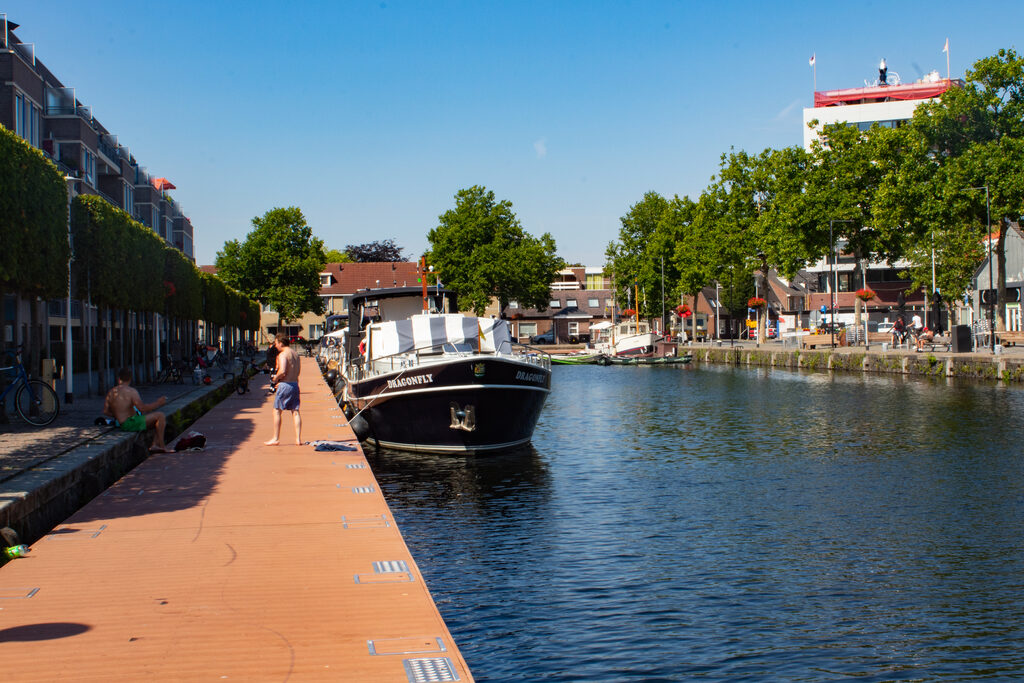 Piushaven in Tilburg met restaurants en waterfront in de Binnenstad